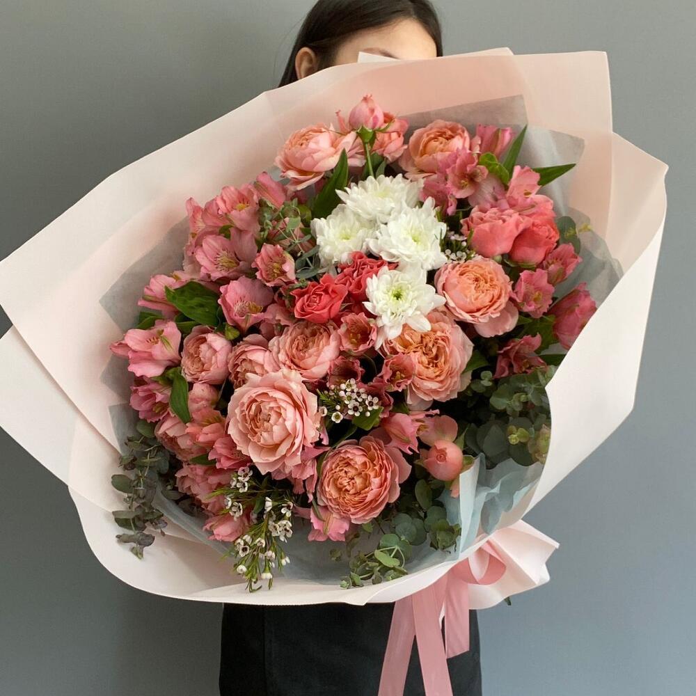 Яркий праздничный букет